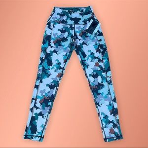 NWT- LEG END TURQUOISE CAMO LEGGINGS